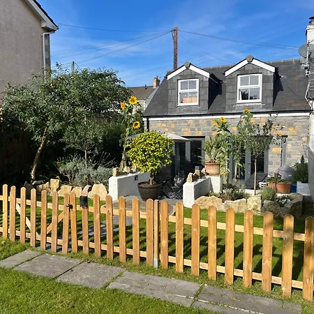 The End House At The Old Farmhouse Cowbridge Exterior foto